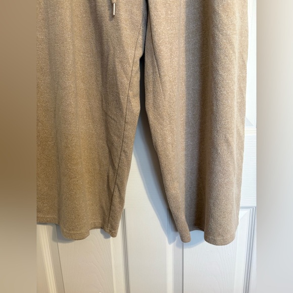 Time and Tru Wide Leg Hacci Pants Pull-on Comfy & cozy stretchy tan cropped - Picture 4 of 8